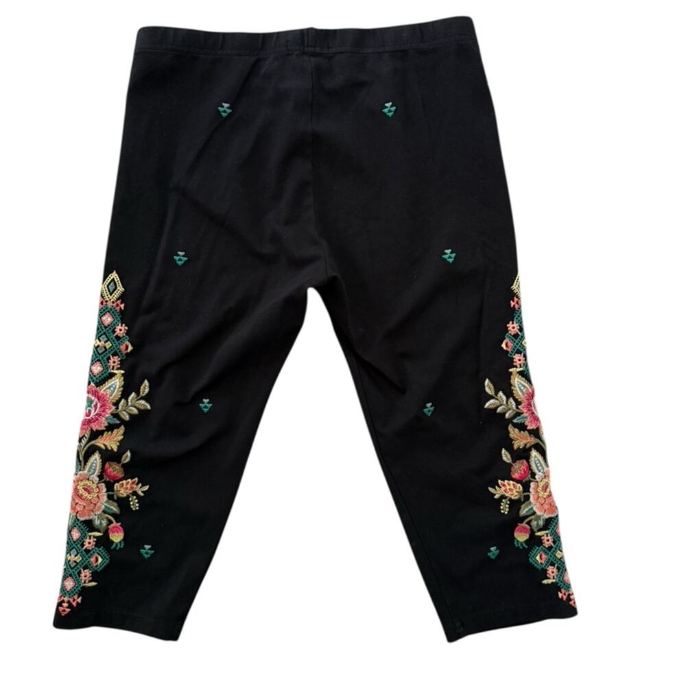 Johnny Was Chandra Bike Short Bermuda Floral Embroidery Black Knit XS J66720-2 - Picture 6 of 11